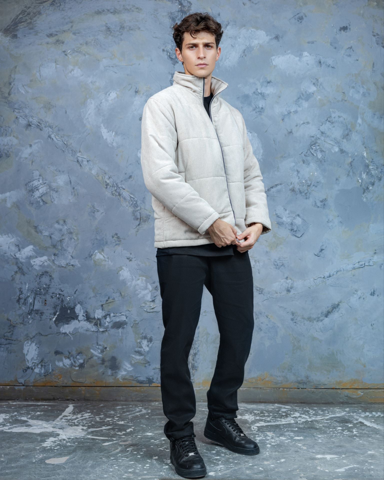 Beige fløjlsjakke lynlås