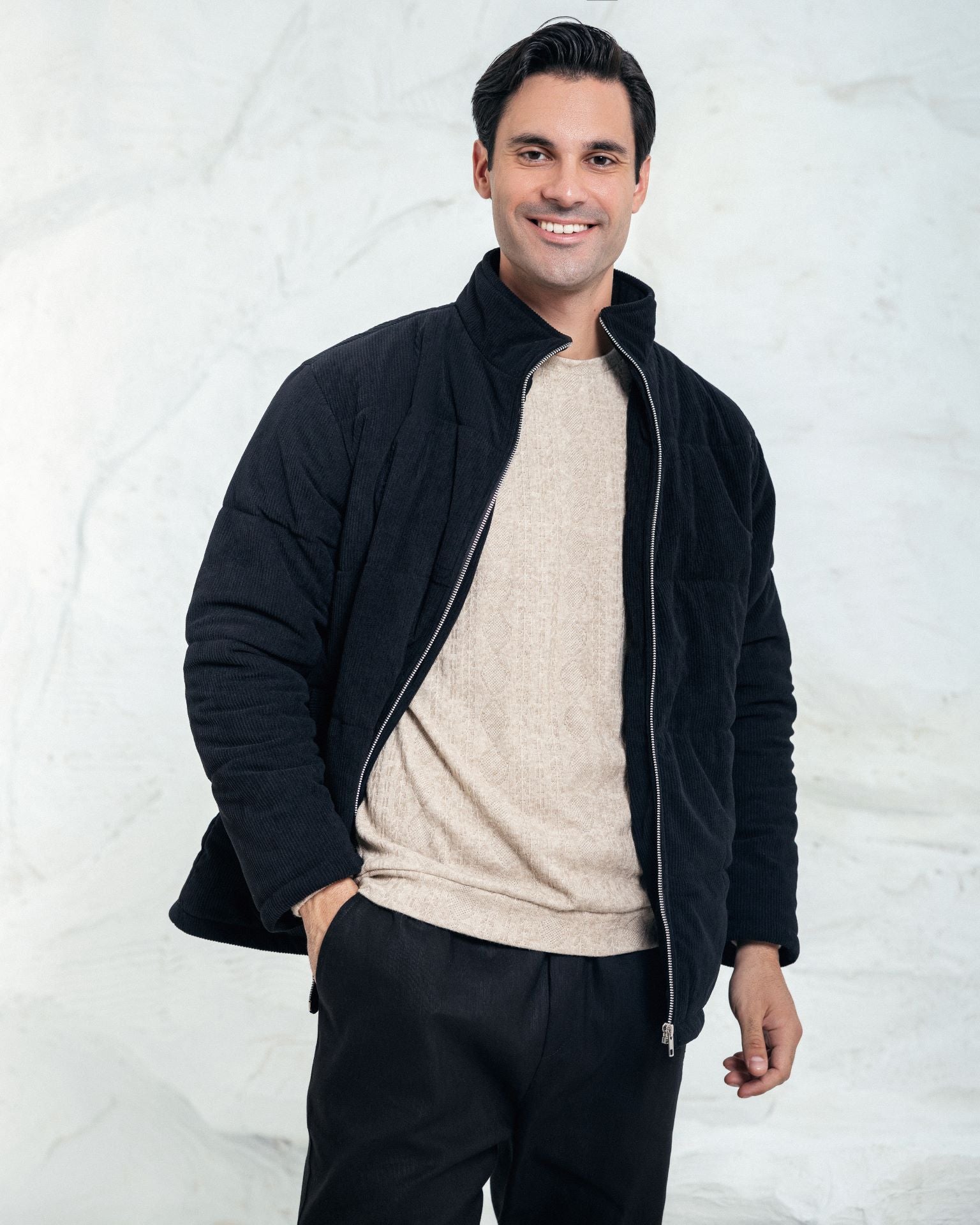 جاكيت كوردروي أسود