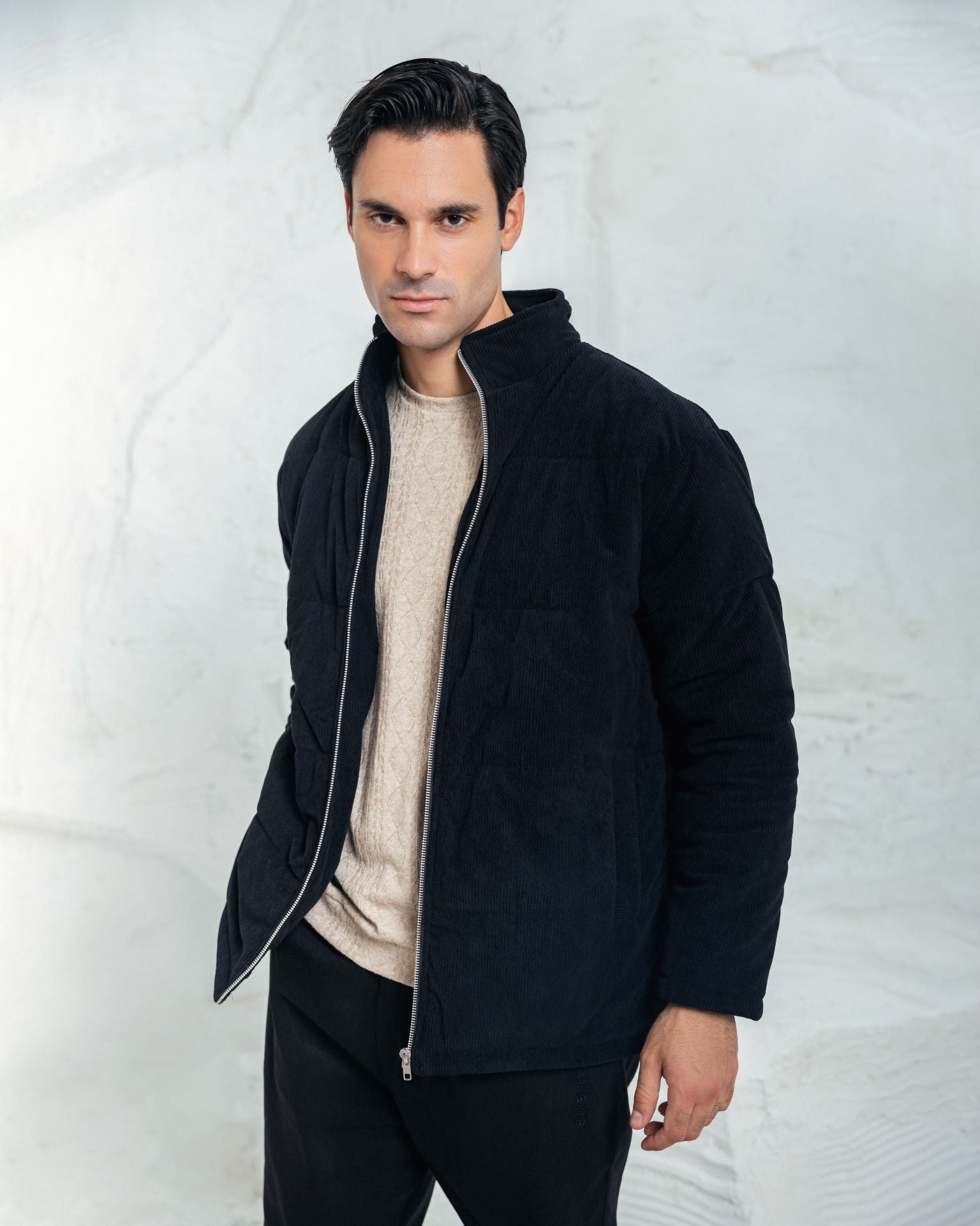 جاكيت كوردروي أسود