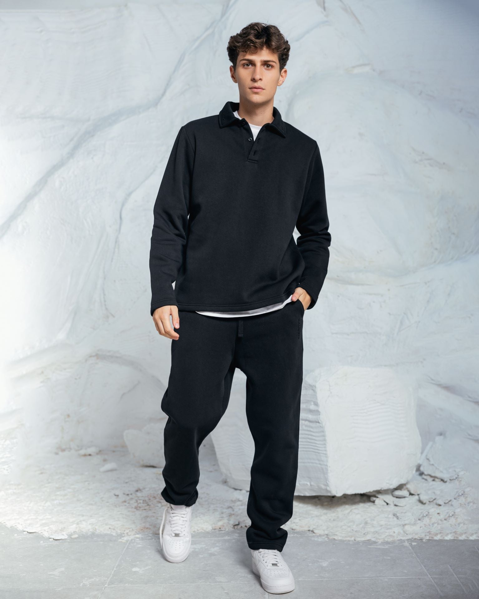 Sort langærmet polo fuldt billede