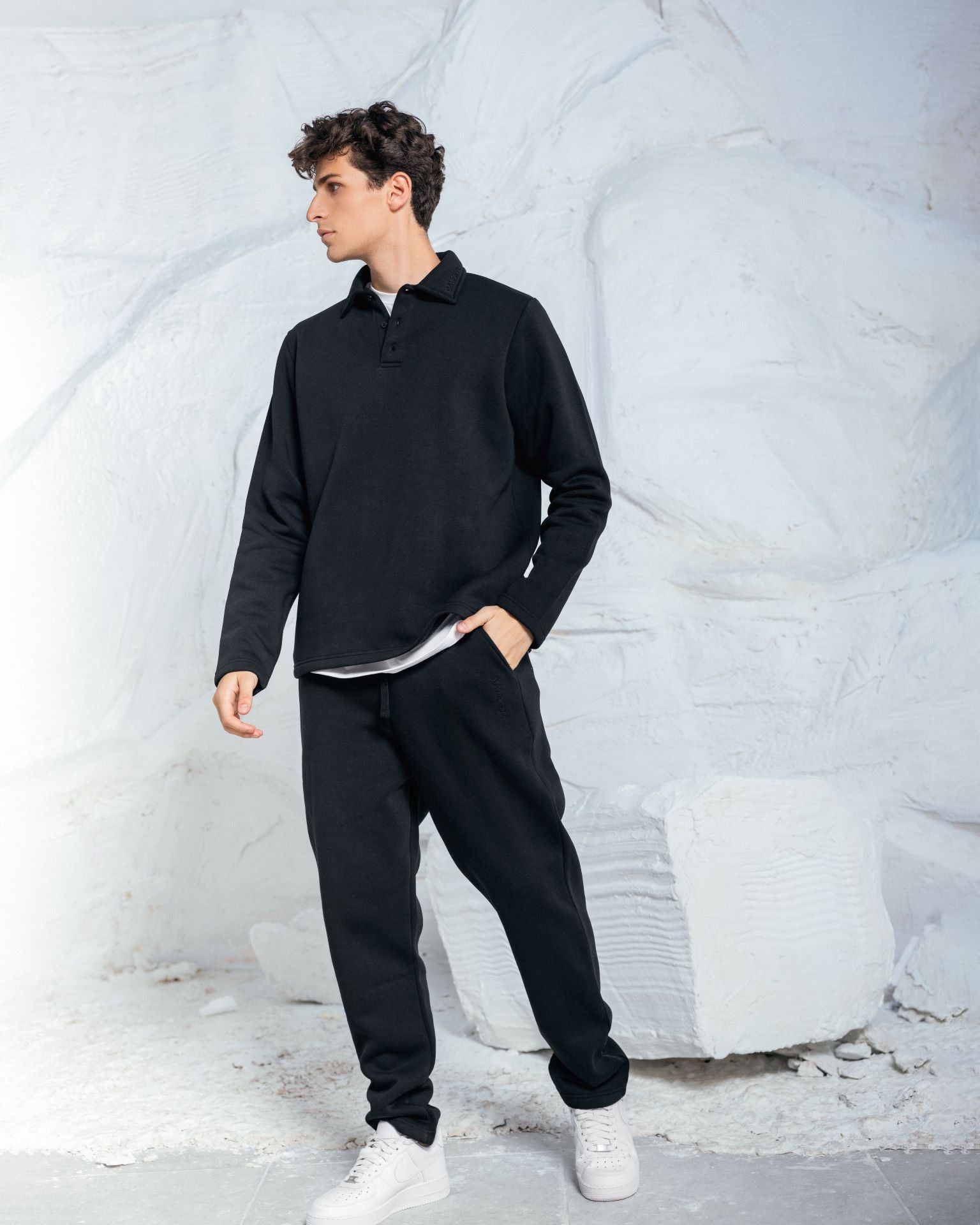 Sort langærmet polo siden