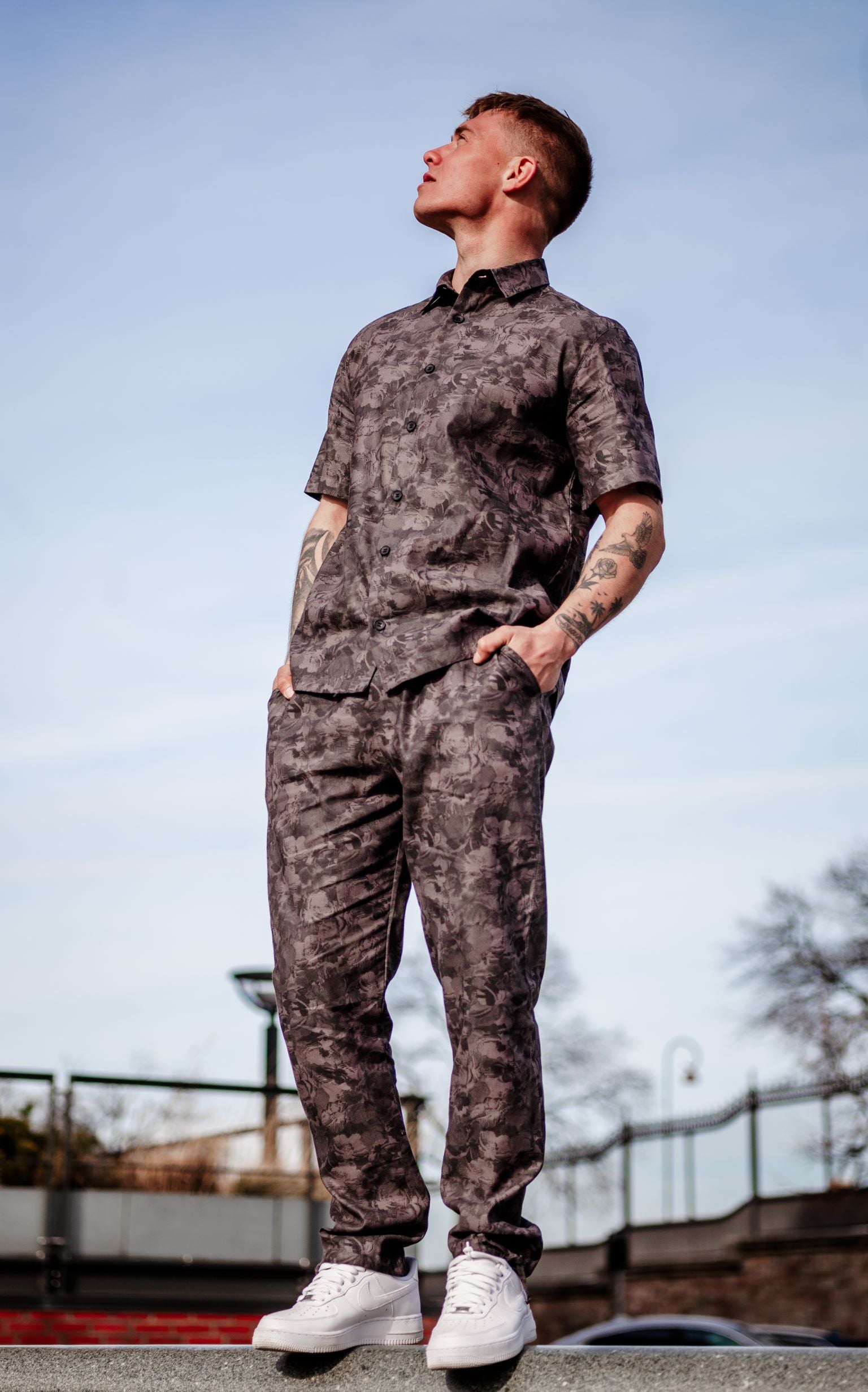 Short-sleeved printed linen shirt
