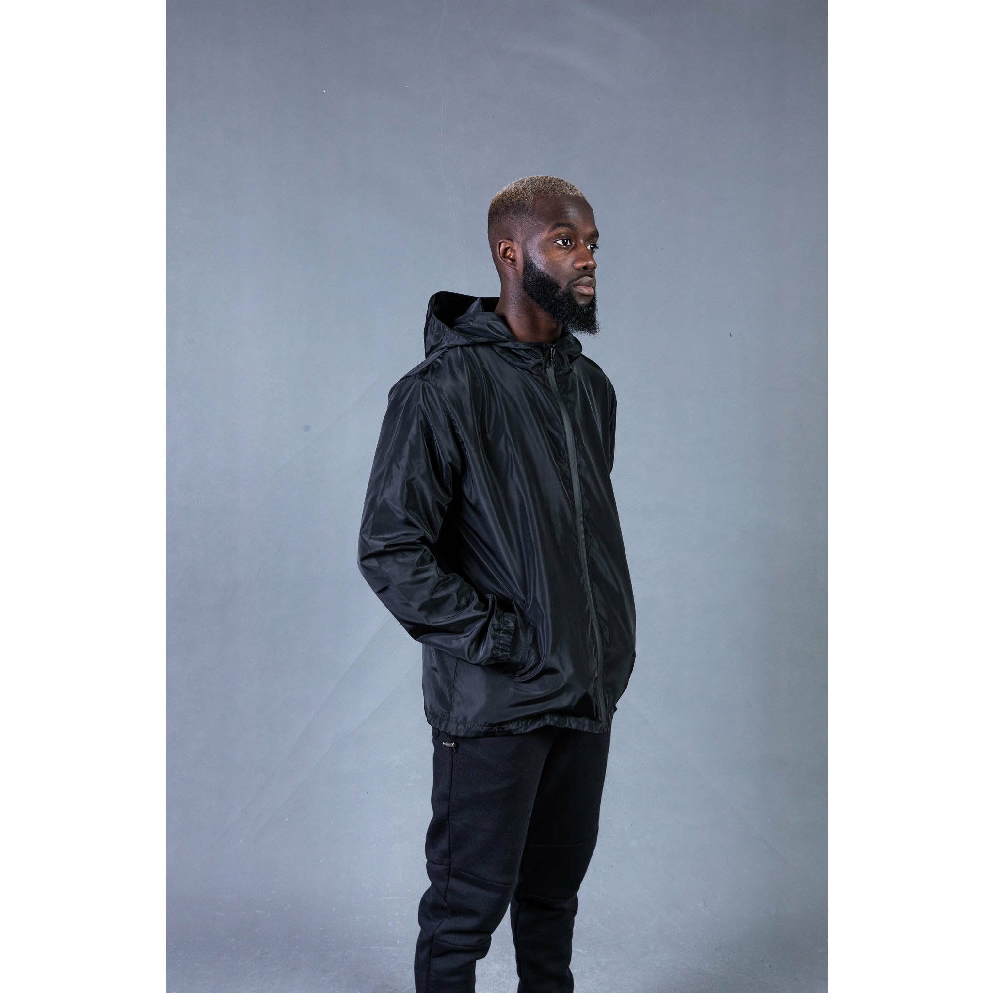 جاكيت مقاوم للماء مع تفاصيل شبكية