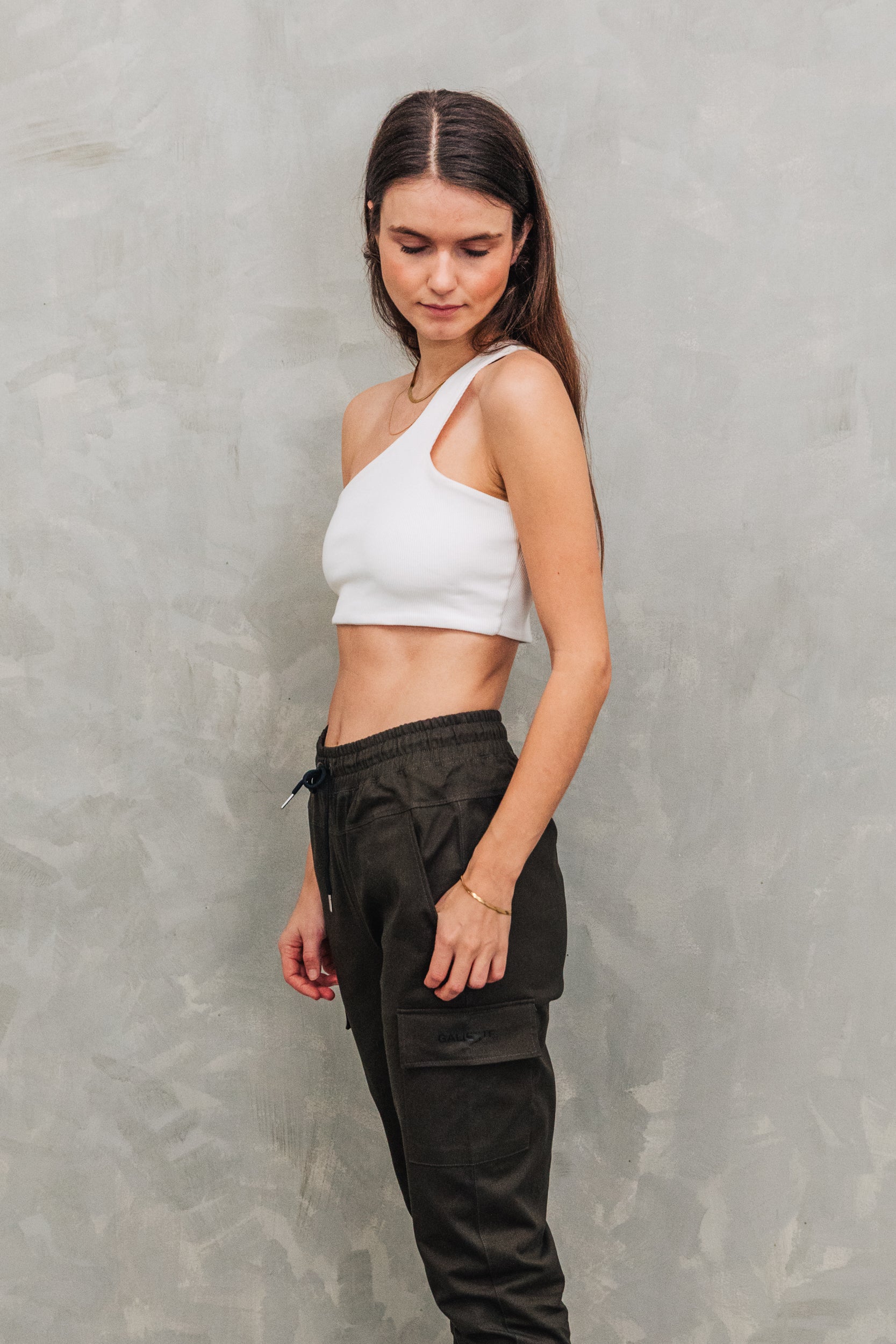 بنطلون كارجو زيتي